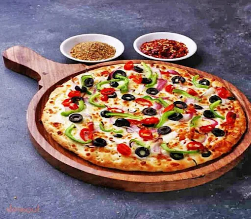 Desi Paneer Onion Capsicum Pizza