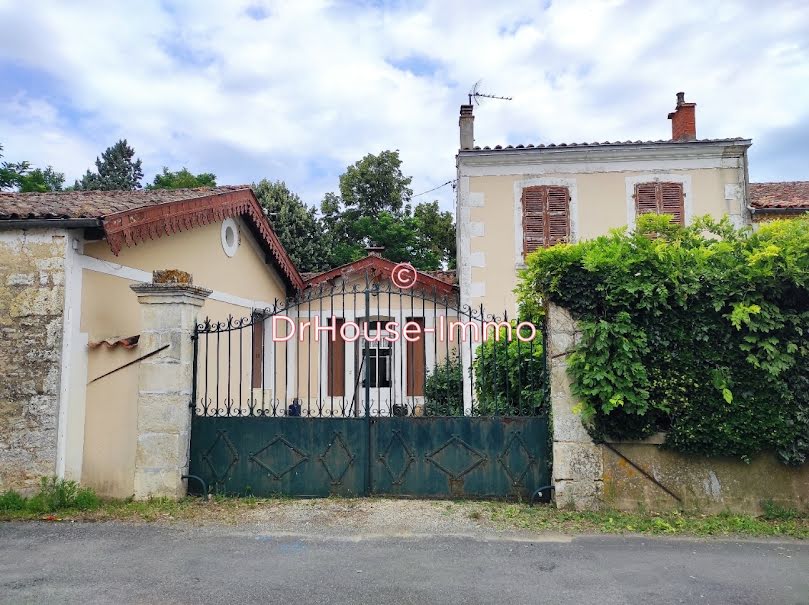 Vente maison 5 pièces 130 m² à Mauzé-sur-le-Mignon (79210), 99 000 €