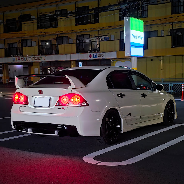 シビックタイプRのテールランプのこだわり・斜め45度後方の美学・LED化・ブレーキランプLED化・ポジションランプLED化に関するカスタム事例の投稿画像10枚目