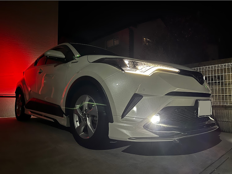 C-HRのC-HR・春ですね・夏タイヤ交換したい・21インチ・悩み中に関するカスタム事例の投稿画像1枚目