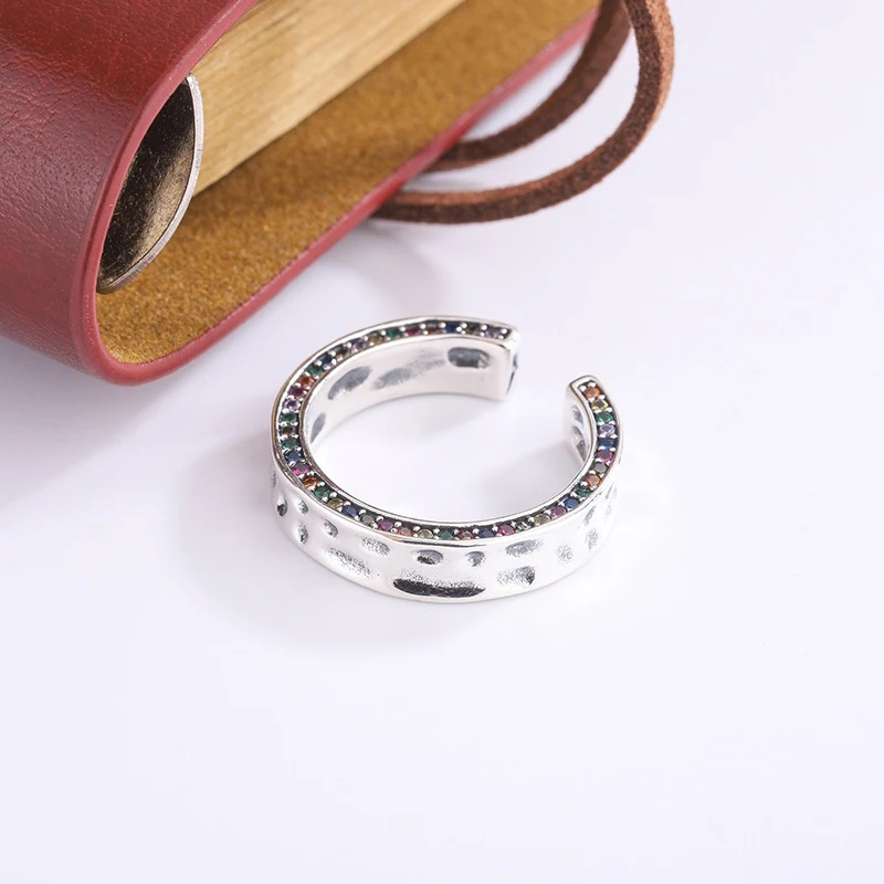 Anillo Premium S925 Plata de Ley Plata Tailandesa Vintage Textura Arcoíris Industrial Pesada. Joyería Exclusiva y Elegante.