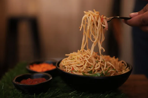 Non Veg Chilly Garlic Noodles