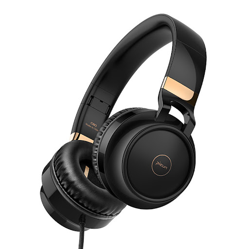 Title 3, Wired headset for immersive audio experience. E...