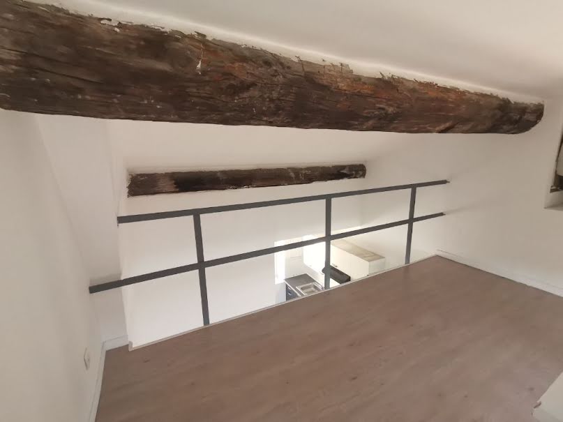 Location  appartement 16 pièces 22 m² à Nimes (30000), 410 €