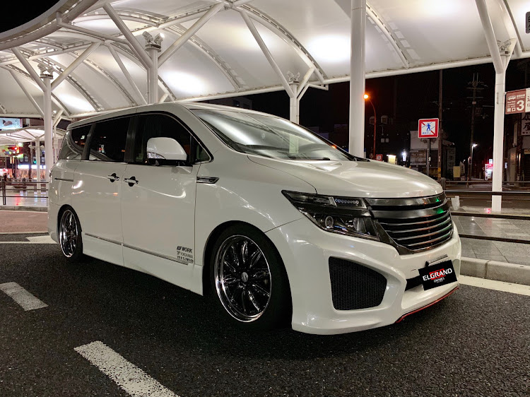 エルグランドの夜遊び・ラーメンプチに関するカスタム事例の投稿画像4枚目