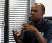 Jabu Mahlangu, who has played for both Kaizer Chiefs and Orlando Pirates, has been in a car accident. 