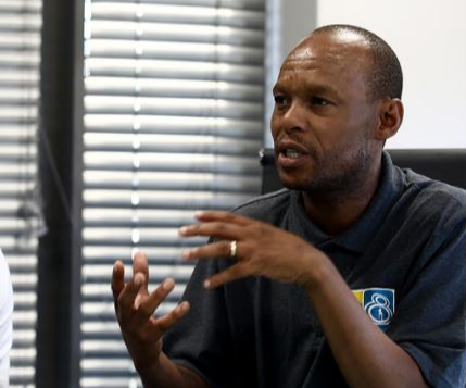 Jabu Mahlangu, who has played for both Kaizer Chiefs and Orlando Pirates, has been in a car accident.