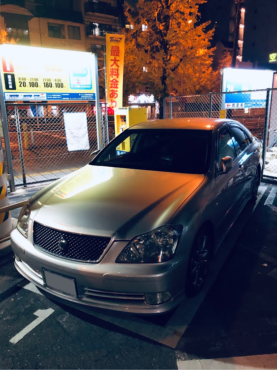 クラウンアスリートの寒い・プリウスが気になるに関するカスタム事例の投稿画像1枚目