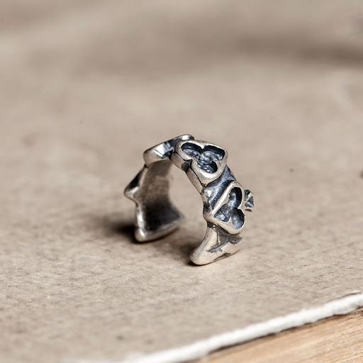 Title 1, S925 Silver Poker Earrings Clipped Button. Styl...