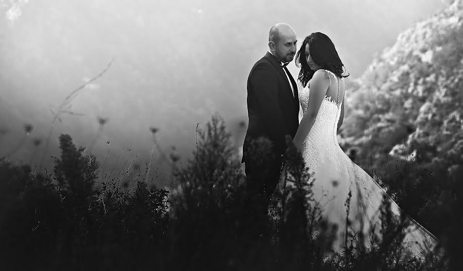 Fotografo di matrimoni Taner Kizilyar (tanerkizilyar). Foto del 24 dicembre 2017