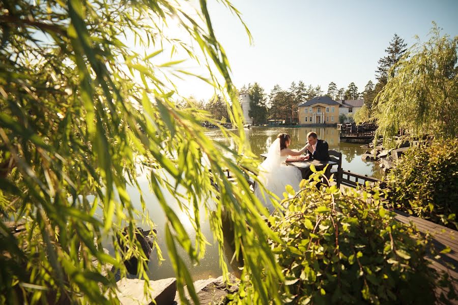 Fotógrafo de casamento Dmitriy Kiryuschenkov (needfotoru). Foto de 9 de setembro 2016