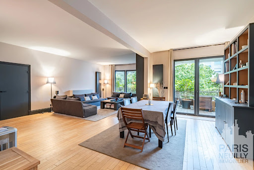 Prestige apartment / penthouse for sale in Neuilly-sur-Seine (92200) with terrace
