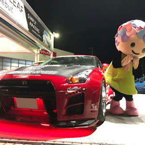 NISSAN GT-R