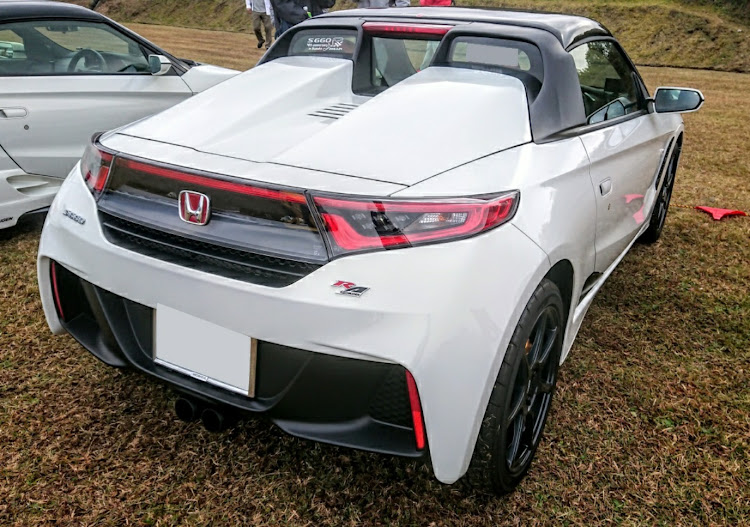 S660のRA・サイン・ユッキーナ？ユッキー？ユキナ？・打ち上げ・赤牛に関するカスタム事例の投稿画像5枚目