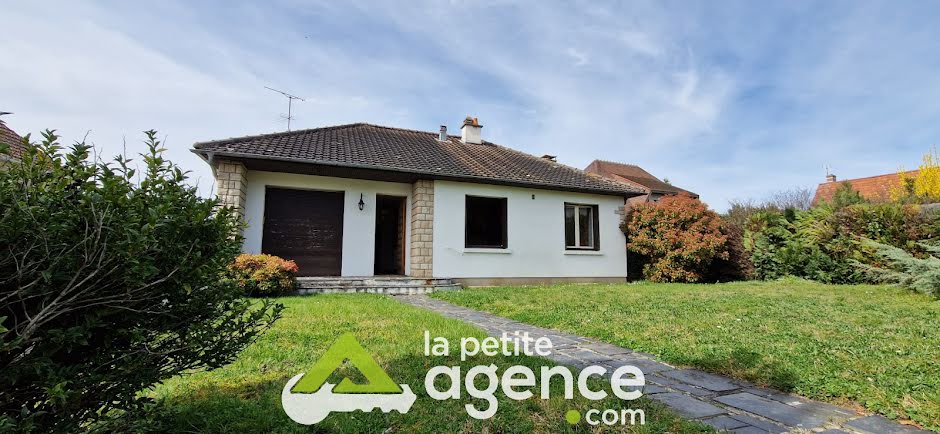 Vente maison 8 pièces 137 m² à Desertines (03630), 160 500 €