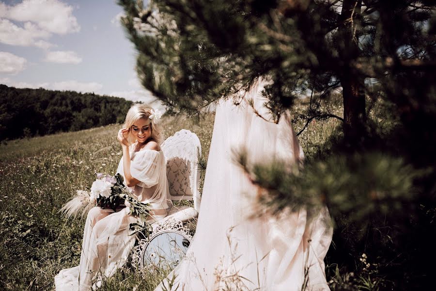 Wedding photographer Ekaterina Davydova (katya89). Photo of 14 October 2017