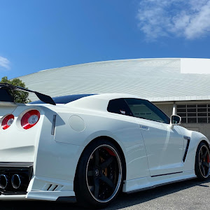 NISSAN GT-R R35