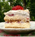 Strawberry Cream Cheese Icebox Cake was pinched from <a href="https://www.facebook.com/photo.php?fbid=1034735116552218" target="_blank">www.facebook.com.</a>