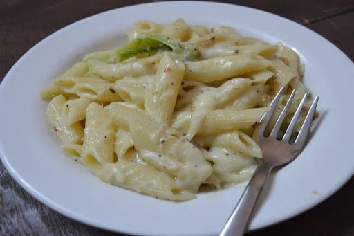 White Sauce Pasta (Non Veg)