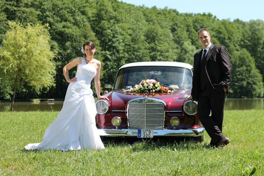 Fotografo di matrimoni Adrienn Brunner (brunner). Foto del 9 ottobre 2021