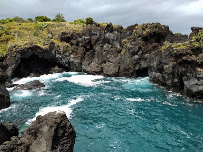 PICO: LLEGADA Y PRIMER DÍA ESQUIVANDO LA LLUVIA - AZORES, 5 ISLAS POR UN PELO: PICO, SÃO JORGE, FAIAL, FLORES Y CORVO (7)