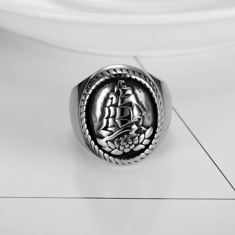Nouvelle Bague Personnalisée Série Voile Exprimez Votre Passion pour la Navigation. Un Anneau Unique et Personnalisé pour les Amateurs de Voile et de la Mer