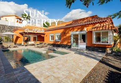 Property with pool 17