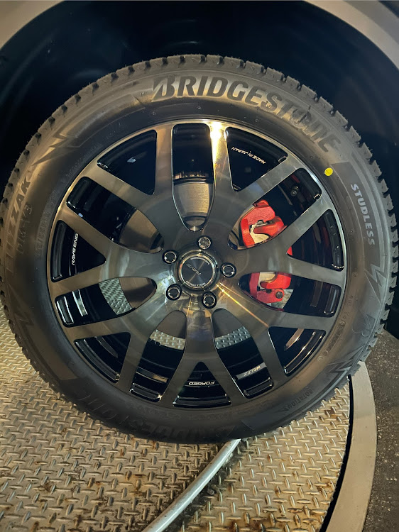 CX-8のホイール・スタッドレスタイヤ・rays walts forged s7・CX-8・ナイトモードに関するカスタム事例の投稿画像1枚目