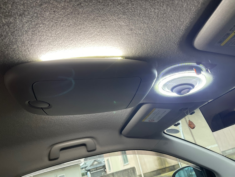 iQのiQ・ルームランプ・ルームランプ増設・LEDテープ・調光に関するカスタム事例の投稿画像2枚目