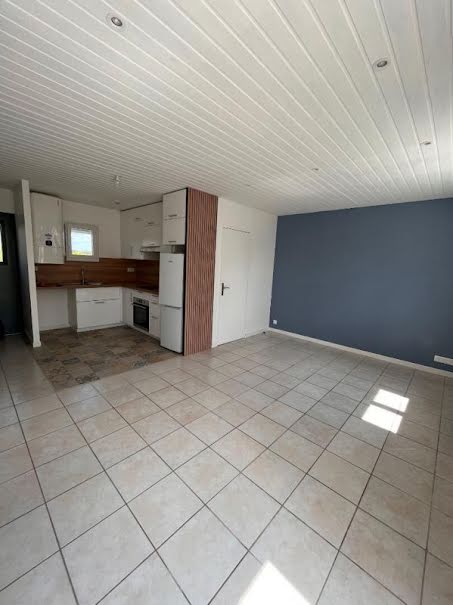 Location  maison 3 pièces 50 m² à Poullaouen (29246), 565 €