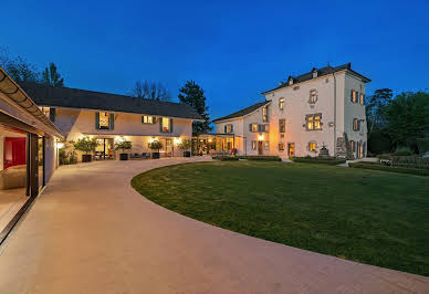 Corps de ferme avec jardin et piscine 2