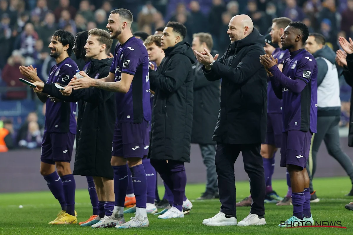 Niét Riemer, maar Fredberg bepaalt het spelsysteem van Anderlecht: "Ik heb dat nooit begrepen. Je laat een passant toch niet alles bepalen?"