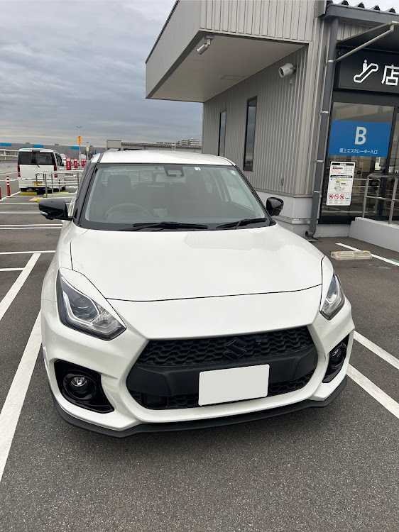 スイフトスポーツのHKS・HKS車高調・休日ドライブに関するカスタム事例の投稿画像1枚目