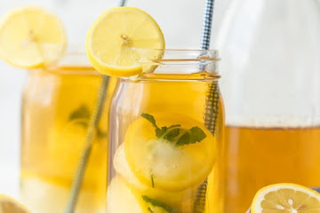Lemon Mint Simple Syrup Ice Cubes (For Sweet Tea!)