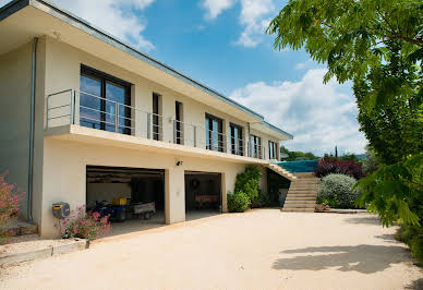 Villa with pool and terrace 4