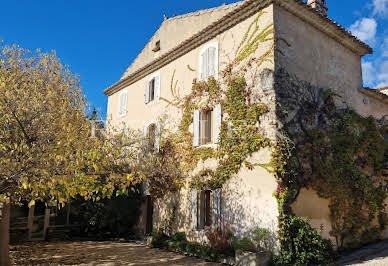 Maison avec piscine et jardin 15