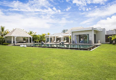 Villa with pool 5