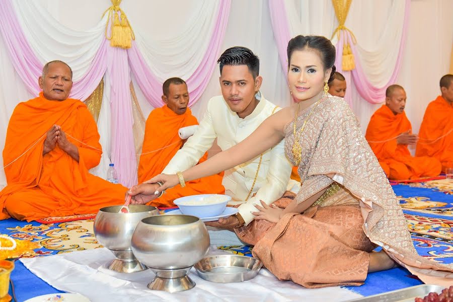 Hochzeitsfotograf Kriwut Pooseemuang (sombatfoto). Foto vom 8. September 2020