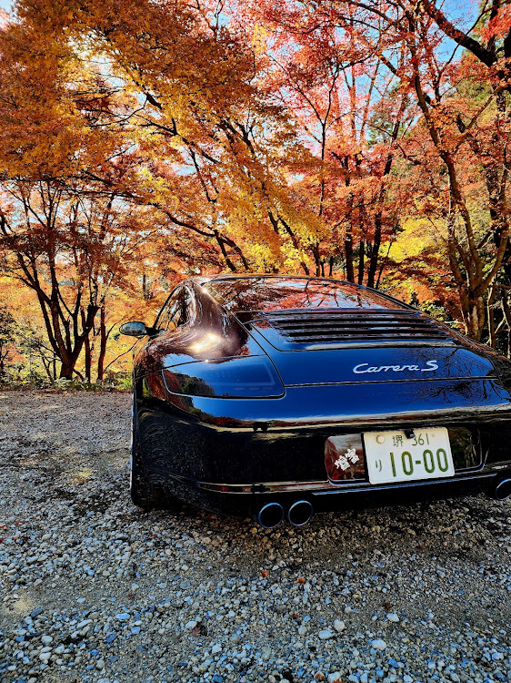 997の高尾パークウェイ・紅葉と愛車・12月もよろしくお願いしますに関するカスタム事例の投稿画像5枚目