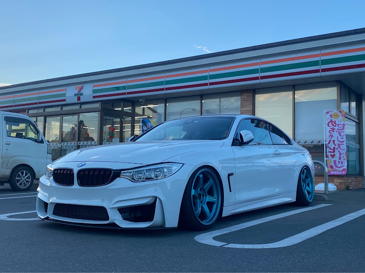 4シリーズ クーペのシャコタン・ヘラフラッシュ・BMW・F32・435iに関するカスタム事例の投稿画像1枚目