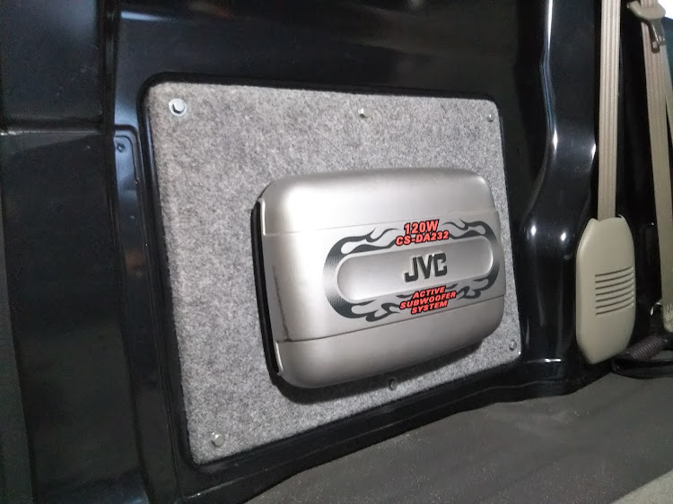 NV100クリッパーのDIY・ウーハー取り付け・パナソニックのナビはヤバい・ナビ修理に関するカスタム事例の投稿画像2枚目