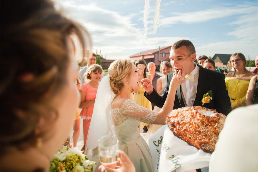 Wedding photographer Kaleriya Petrovskaya (lira192021). Photo of 11 July 2017