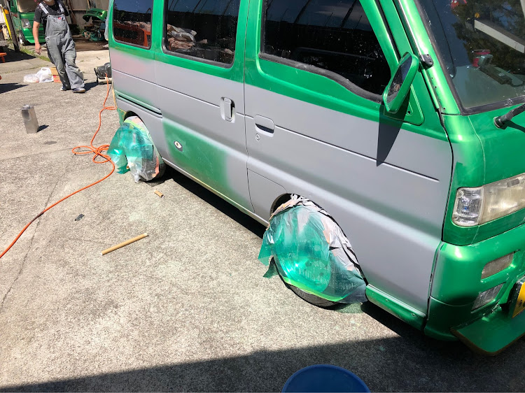 エブリイバンの大人の不良達・湘南のとある場所・セドリックって旧車？・バランスの問題・土地柄なの？に関するカスタム事例の投稿画像2枚目