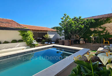 Maison avec piscine et terrasse 5