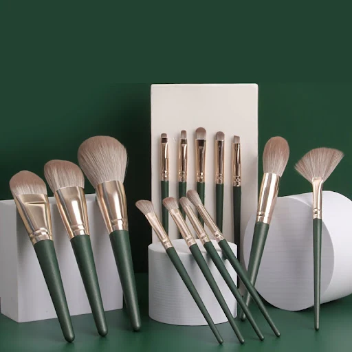 Title 8, Household Portable Soft Bristled Makeup Brush Set