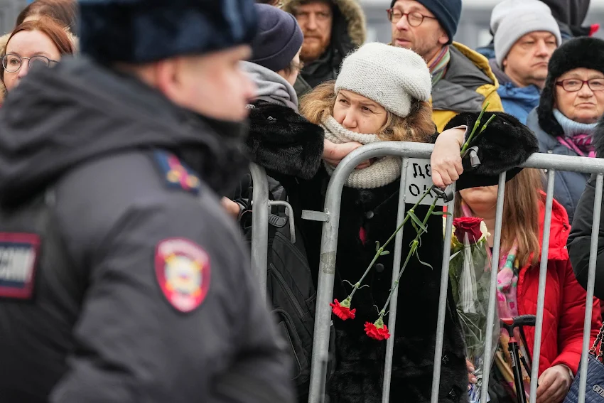 Hiljade ljudi na sahrani Navaljnog u Moskvi