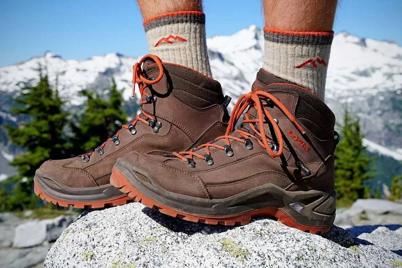 hiking-shoes-travel-essentials_image