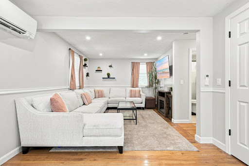 House purchase in Plymouth (United States)
