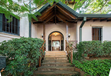 Maison avec piscine et jardin 6