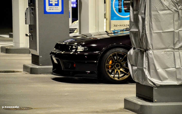スカイライン GT-Rのガソスタは盛れる・たまんねーな・一心不乱・デジイチ撮影に関するカスタム事例の投稿画像3枚目